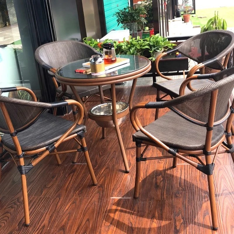 Coffee Tea Garden - Set meja dan kursi rotan untuk